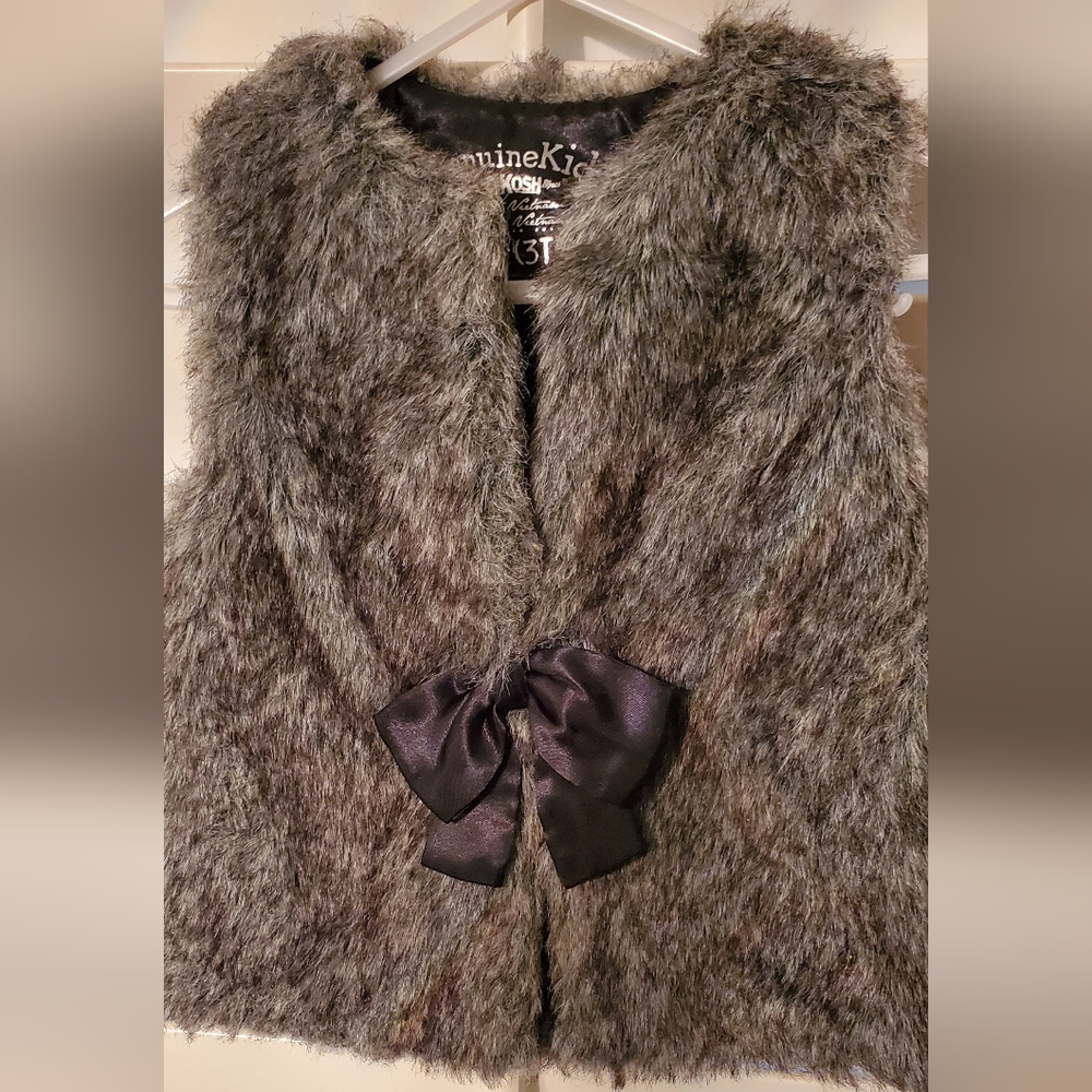 Osh Kosh girls fur vest. 3T